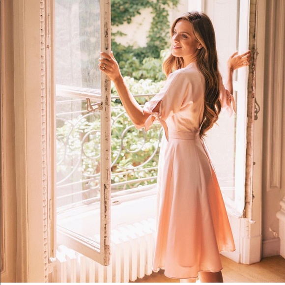 NWT Gal Meets Glam Debbie Buttery Satin $168 Dress - Picture 7 of 15